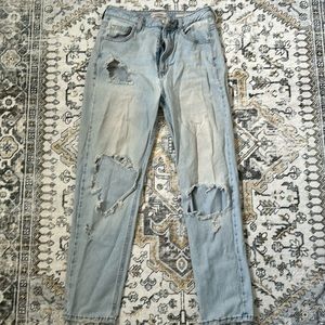 Guess distressed mom jeans sz 27